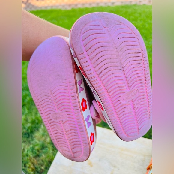 Crocs Minnie Mouse kids with charming 
One light up C-10 - Picture 7 of 8